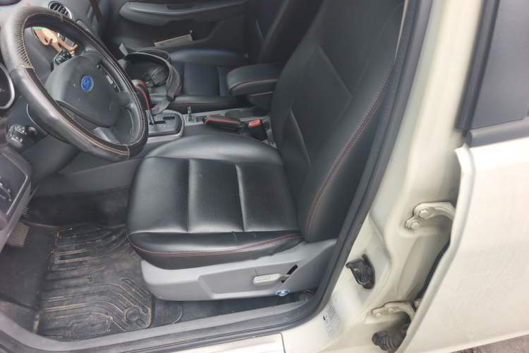Used Ford Focus 2013 Hatchback Classic 1.8L Automatic Base Model Left Front Seat