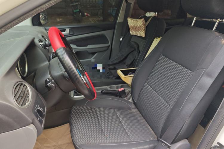 Used Ford Focus 2013 Hatchback Classic 1.8L Manual Base Model Left Front Seat