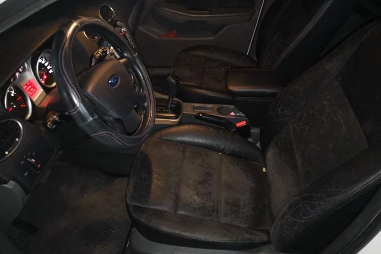 Used Ford Focus 2013 Hatchback Classic 1.8L Automatic Millionth Anniversary Edition Left Front Seat