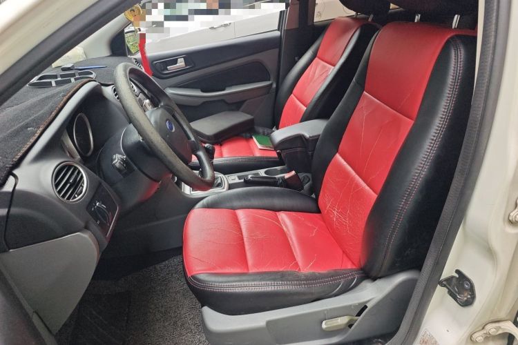 Used Ford Focus 2013 Hatchback Classic 1.8L Manual Base Model Left Front Seat