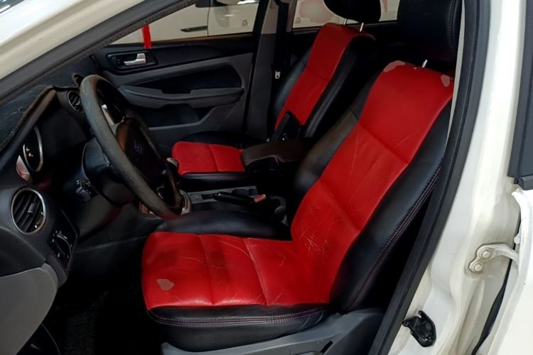 Used Ford Focus 2013 Hatchback Classic 1.8L Manual Base Model Left Front Seat