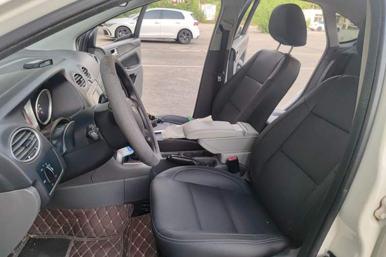 Used Ford Focus 2013 Hatchback Classic 1.8L Manual Base Model Left Front Seat
