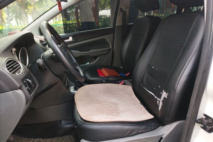 Used Ford Focus 2013 Hatchback Classic 1.8L Manual Base Model Left Front Seat