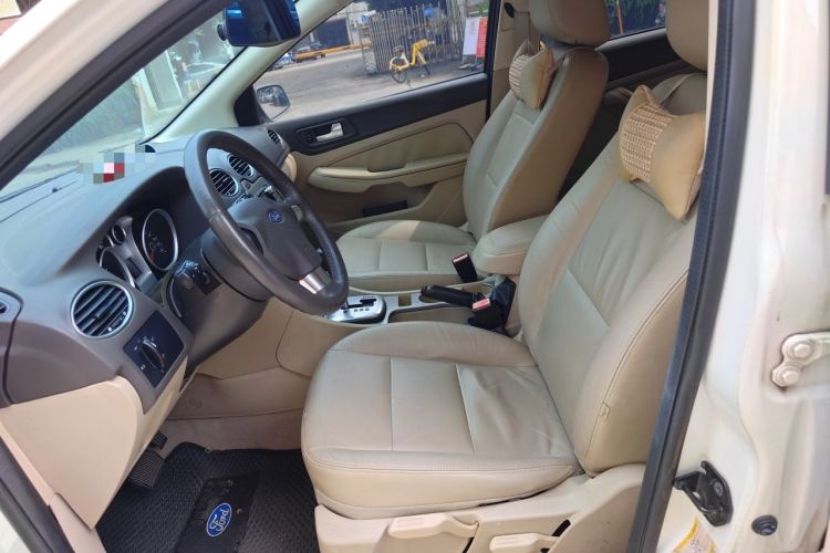 Used Ford Focus 2013 Hatchback Classic 1.8L Automatic Fashion Edition Left Front Seat