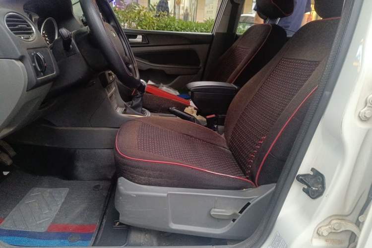 Used Ford Focus 2013 Hatchback Classic 1.8L Manual Base Model Left Front Seat