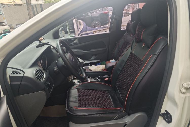 Used Ford Focus 2013 Hatchback Classic 1.8L Manual Base Model Left Front Seat