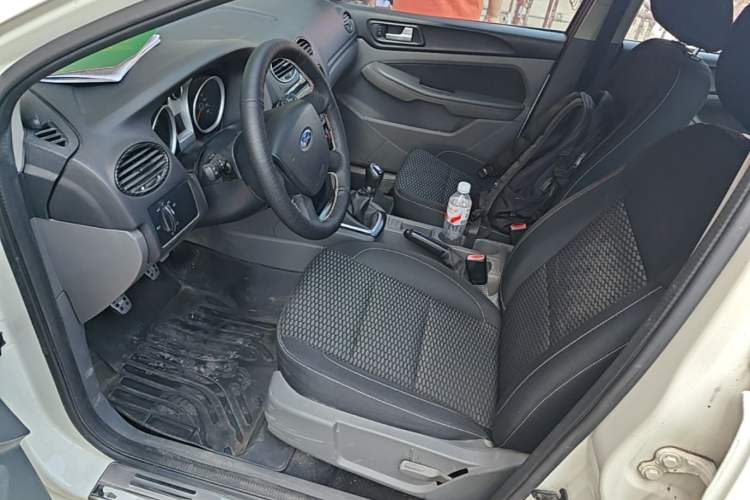 Used Ford Focus 2013 Hatchback Classic 1.8L Manual Base Model Left Front Seat
