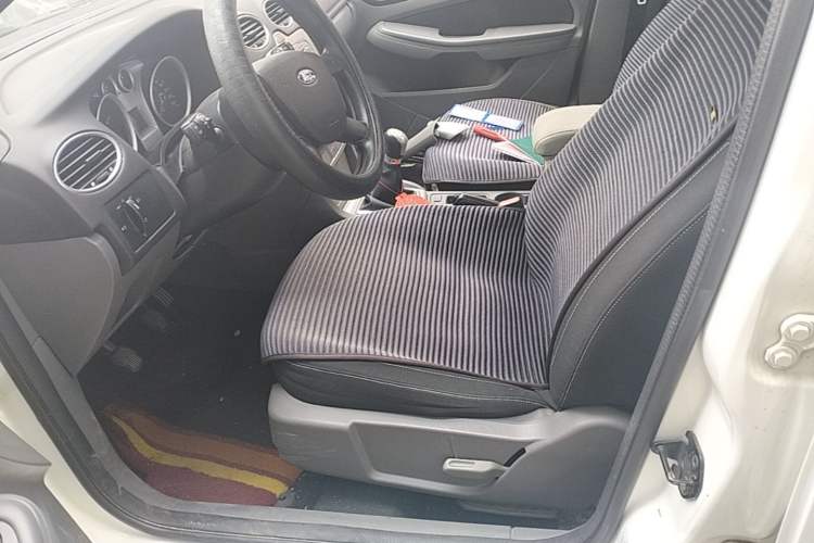Used Ford Focus 2013 Hatchback Classic 1.8L Manual Base Model Left Front Seat