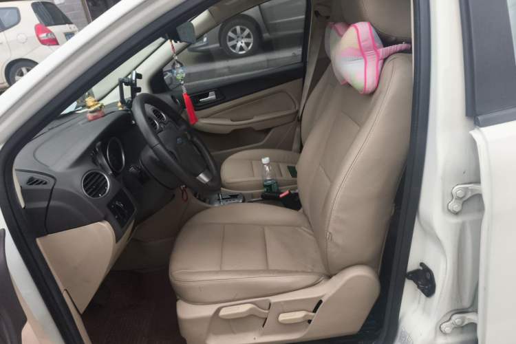 Used Ford Focus 2013 Hatchback Classic 1.8L Automatic Fashion Edition Left Front Seat