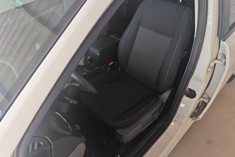 Used Ford Focus 2013 Hatchback Classic 1.8L Manual Base Model Left Front Seat