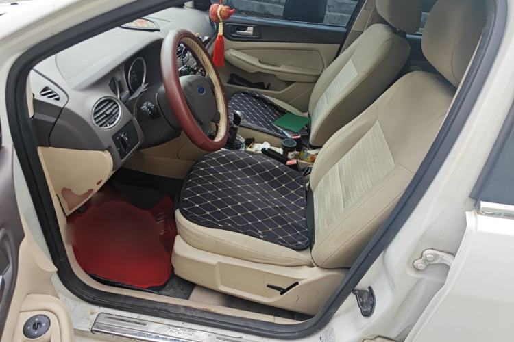 Used Ford Focus 2013 Sedan Classic 1.8L Manual Base Model Left Front Seat