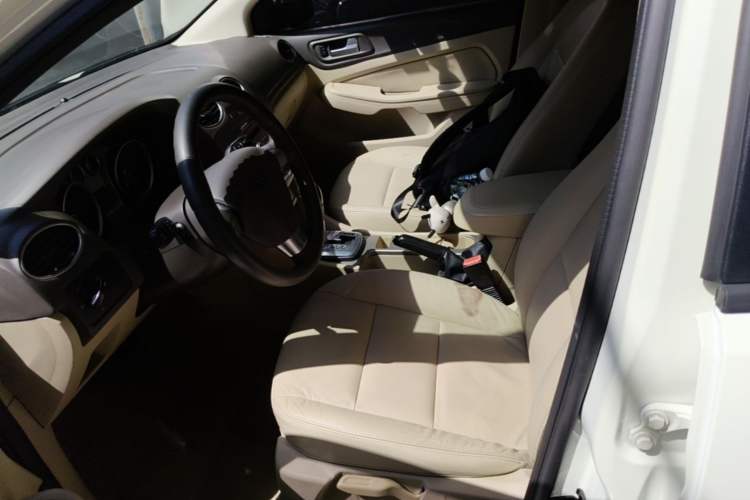 Used Ford Focus 2013 Hatchback Classic 1.8L Automatic Fashion Edition Left Front Seat