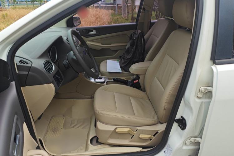Used Ford Focus 2013 Hatchback Classic 1.8L Automatic Fashion Edition Left Front Seat