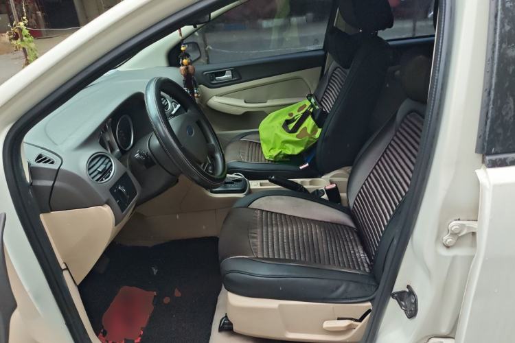 Used Ford Focus 2013 Sedan Classic 1.8L Automatic Base Model Left Front Seat