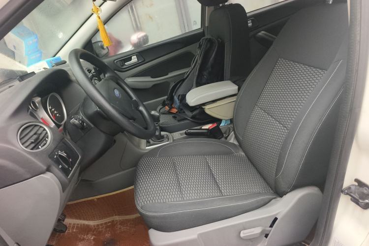 Used Ford Focus 2013 Hatchback Classic 1.8L Manual Base Model Left Front Seat