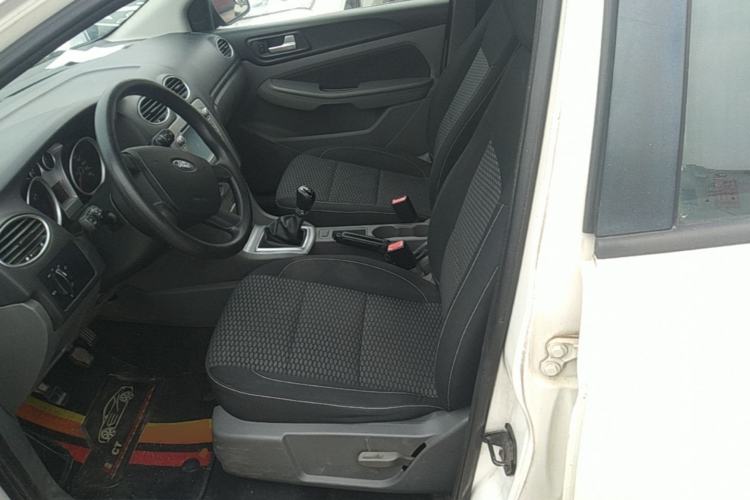 Used Ford Focus 2013 Hatchback Classic 1.8L Manual Base Model Left Front Seat