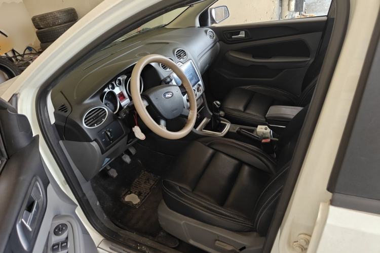 Used Ford Focus 2013 Hatchback Classic 1.8L Manual Base Model Left Front Seat