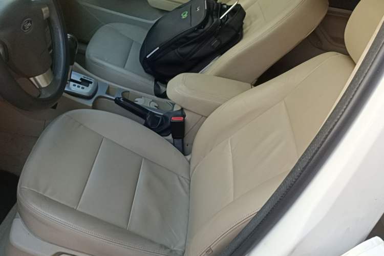 Used Ford Focus 2013 Hatchback Classic 1.8L Automatic Fashion Edition Left Front Seat