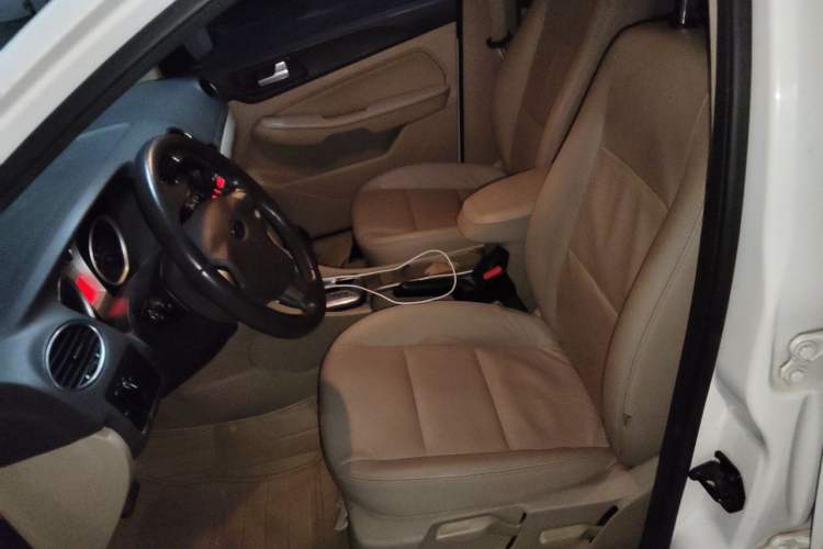 Used Ford Focus 2013 Hatchback Classic 1.8L Automatic Fashion Edition Left Front Seat