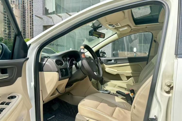 Used Ford Focus 2013 Hatchback Classic 1.8L Automatic Fashion Edition Left Front Seat