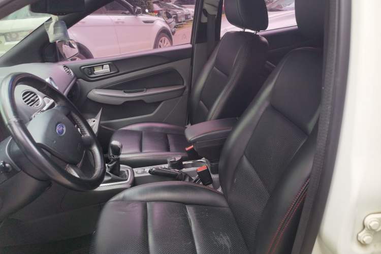 Used Ford Focus 2013 Hatchback Classic 1.8L Manual Base Model Left Front Seat