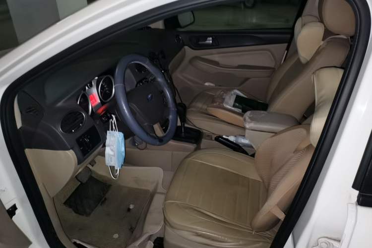 Used Ford Focus 2013 Sedan Classic 1.8L Automatic Base Model Left Front Seat