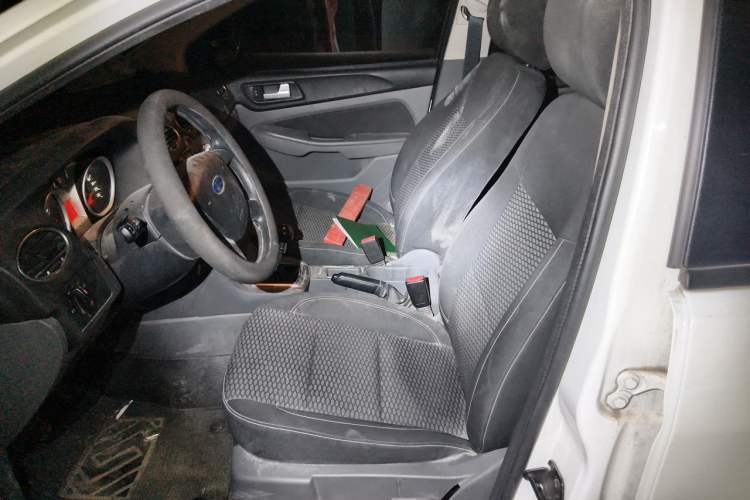 Used Ford Focus 2013 Hatchback Classic 1.8L Manual Base Model Left Front Seat