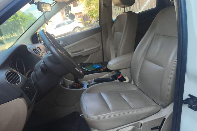 Used Ford Focus 2013 Hatchback Classic 1.8L Manual Fashion Edition Left Front Seat