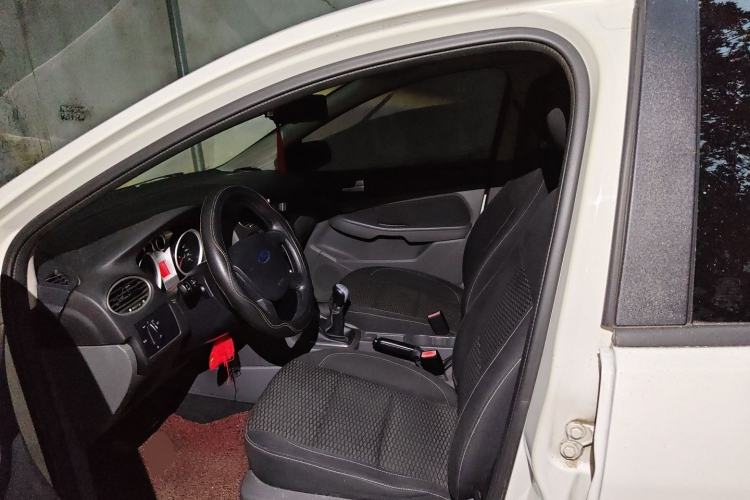 Used Ford Focus 2013 Hatchback Classic 1.8L Manual Base Model Left Front Seat