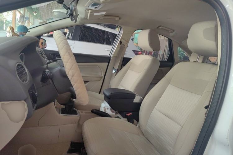 Used Ford Focus 2013 Sedan Classic 1.8L Manual Base Model Left Front Seat