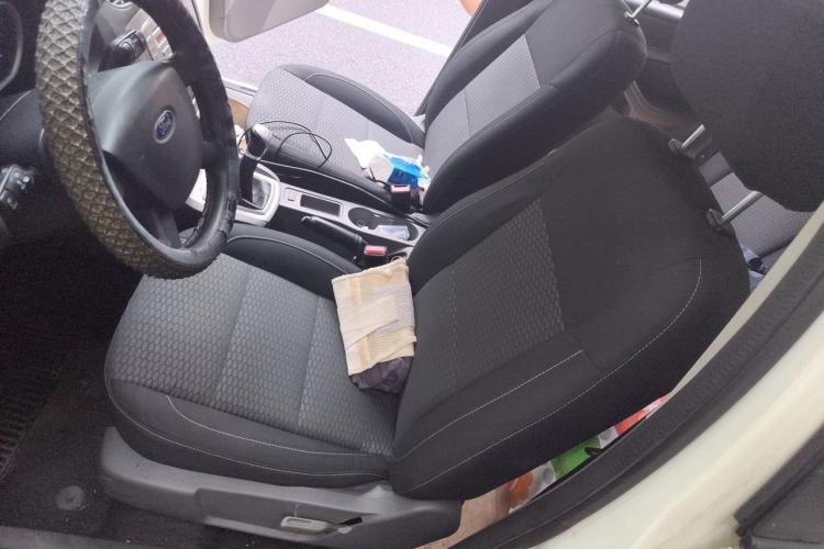 Used Ford Focus 2013 Hatchback Classic 1.8L Manual Base Model Left Front Seat