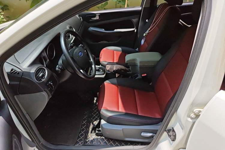 Used Ford Focus 2013 Hatchback Classic 1.8L Automatic Base Model Left Front Seat