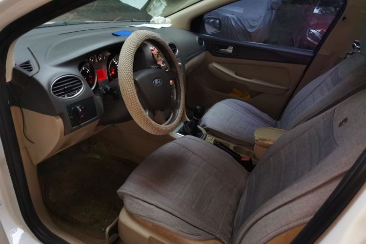 Used Ford Focus 2013 Sedan Classic 1.8L Manual Base Model Left Front Seat