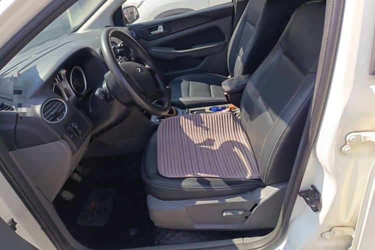Used Ford Focus 2013 Hatchback Classic 1.8L Manual Base Model Left Front Seat