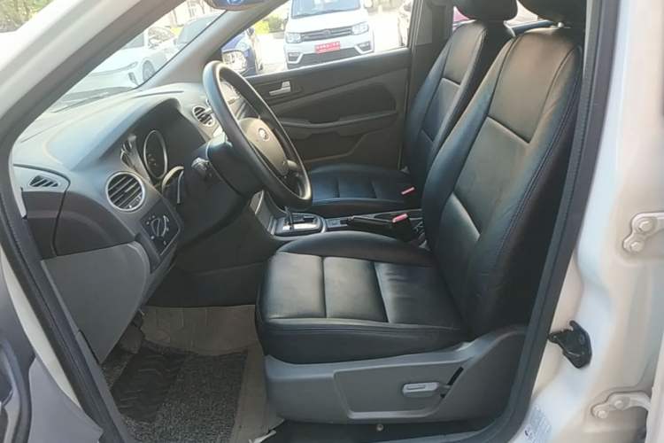 Used Ford Focus 2013 Hatchback Classic 1.8L Automatic Base Model Left Front Seat