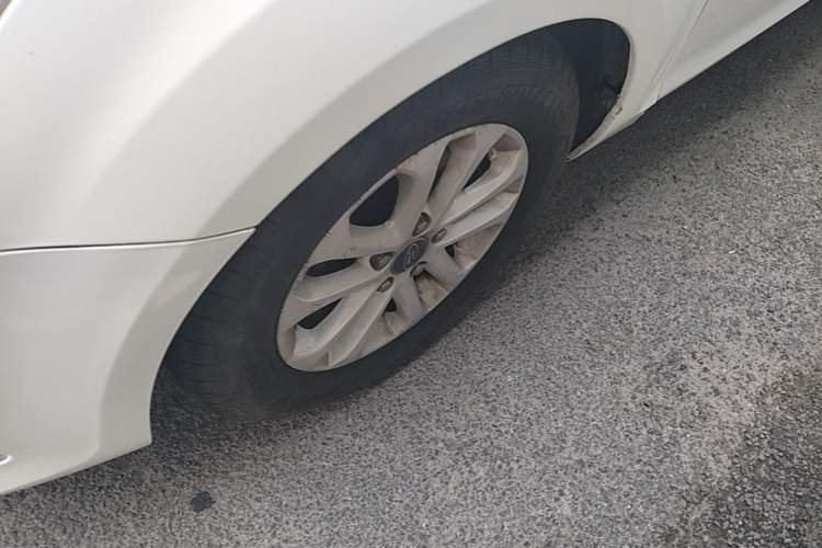 Used Ford Focus 2013 Hatchback Classic 1.8L Manual Base Model Left Front Wheel Hub