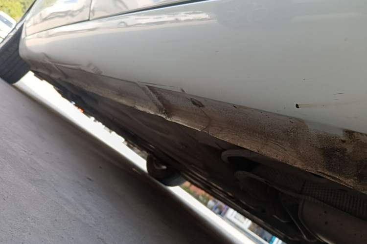 Used Ford Focus 2013 Hatchback Classic 1.8L Automatic Millionth Anniversary Edition Left Side Sill