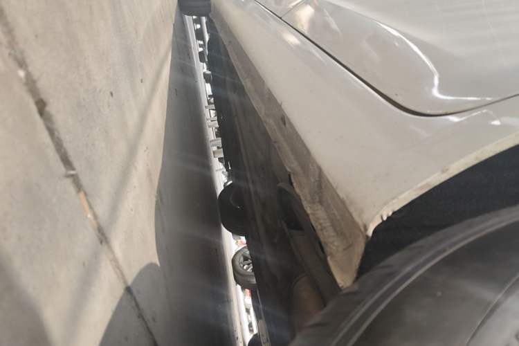 Used Ford Focus 2013 Sedan Classic 1.8L Manual Base Model Left Side Sill