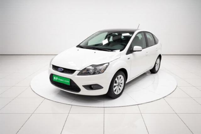 Ojetý Ford Focus 2013 Hatchback Classic 1.8L Manual Base Model