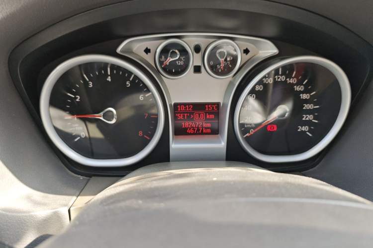 Used Ford Focus 2013 Sedan Classic 1.8L Manual Fashion Edition Odometer Close Up