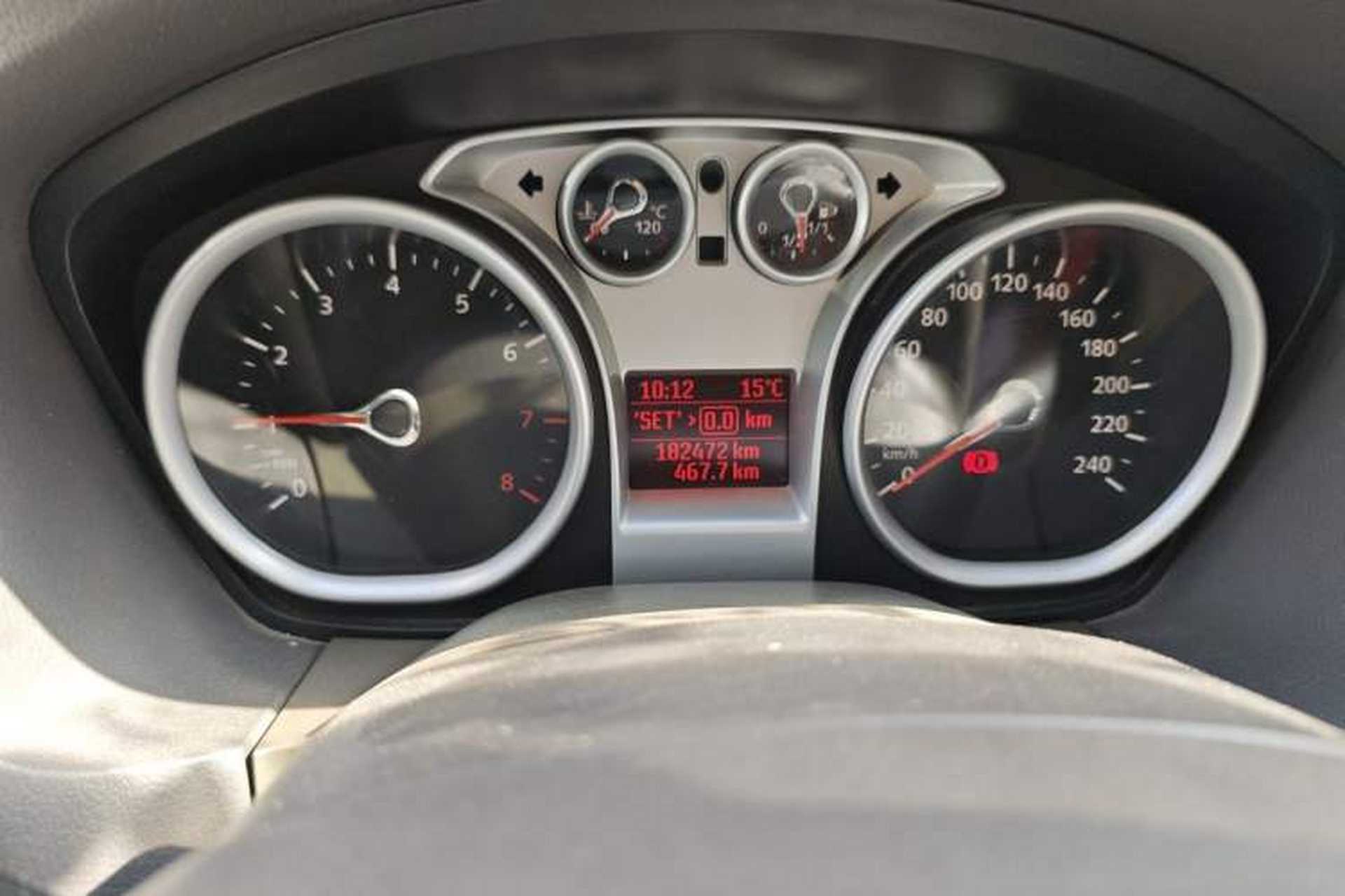 Used Ford Focus 2013 Sedan Classic 1.8L Manual Fashion Edition Odometer Close Up