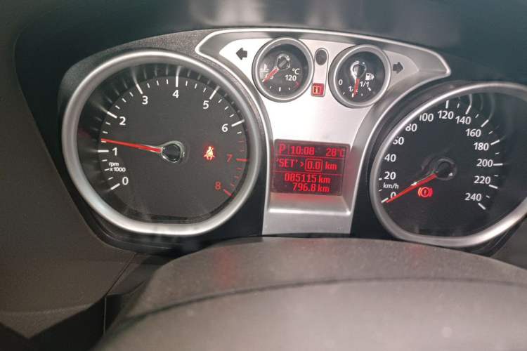 Used Ford Focus 2013 Hatchback Classic 1.8L Automatic Fashion Edition Odometer Close Up