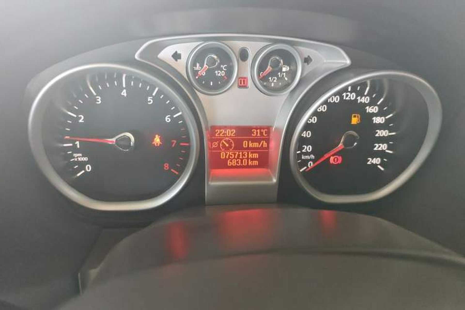 Used Ford Focus 2013 Sedan Classic 1.8L Manual Base Model Odometer Close Up
