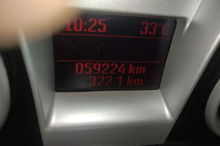 Used Ford Focus 2013 Sedan Classic 1.8L Automatic Fashion Edition Odometer Close Up