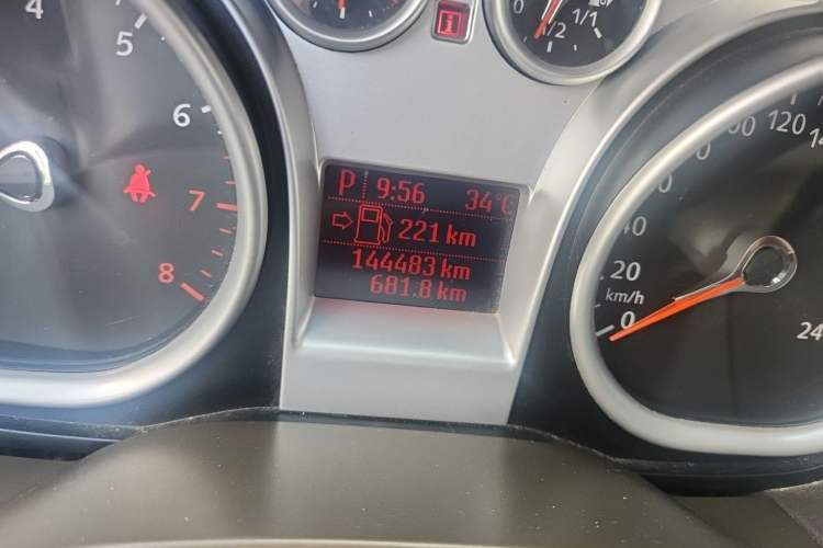 Used Ford Focus 2013 Hatchback Classic 1.8L Automatic Fashion Edition Odometer Close Up