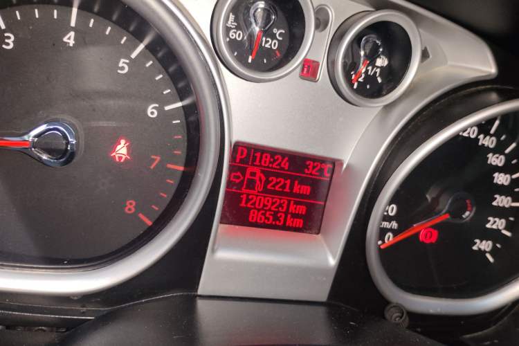Used Ford Focus 2013 Hatchback Classic 1.8L Automatic Base Model Odometer Close Up