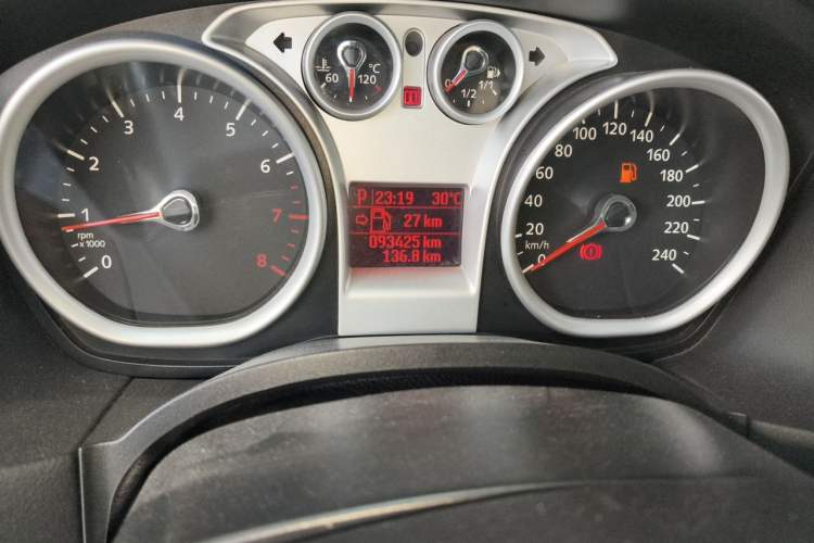 Used Ford Focus 2013 Hatchback Classic 1.8L Automatic Millionth Anniversary Edition Odometer Close Up
