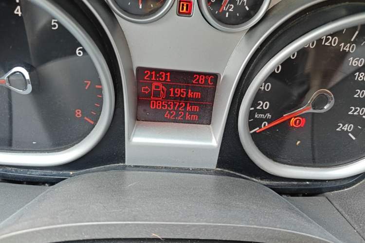 Used Ford Focus 2013 Sedan Classic 1.8L Manual Base Model Odometer Close Up