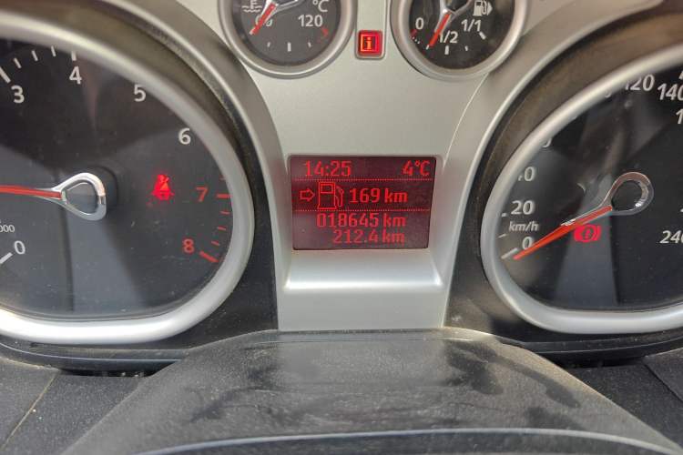Used Ford Focus 2013 Hatchback Classic 1.8L Manual Base Model Odometer Close Up