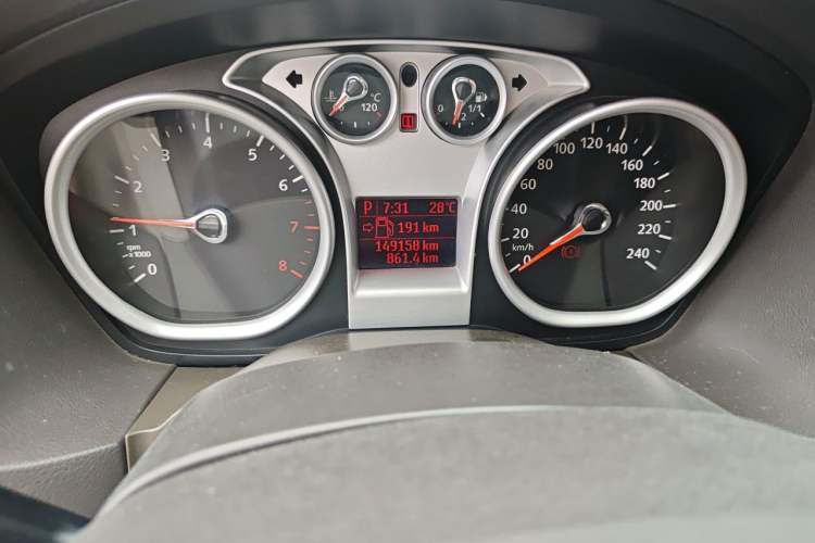 Used Ford Focus 2013 Hatchback Classic 1.8L Automatic Fashion Edition Odometer Close Up